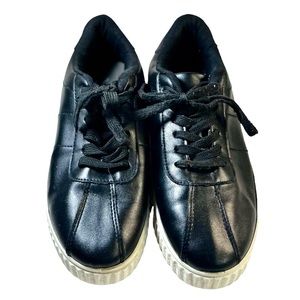 Women’s Qupid Black Fashion Athletic Sneakers Faux Leather Size 8.5